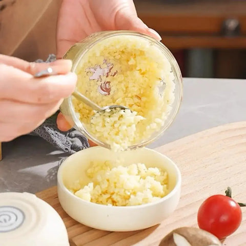 Electric Food Shredder, Mini Meat Grinder, Garlic Puree Maker, Portable Kitchen Gadget for Minced Meat, Vegetable, Onion, Ginger, Chili, Cheese Grater Multifunctional Kitchen Appliances